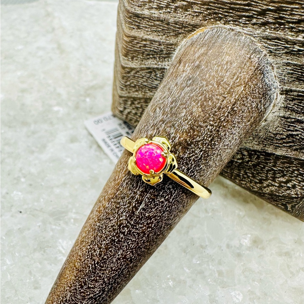 NEW! Kendra Scott Hot Pink Kyocera Opal Susie Gold Band Ring - Picture 7 of 16
